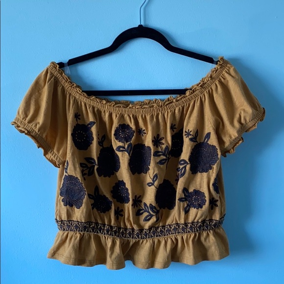 American Eagle off the shoulder top - Picture 1 of 3